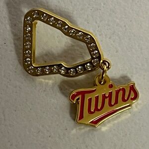 New Era Minnesota Twins Logo Pin Brooch Baseball Pins Streetwear Hat Hats